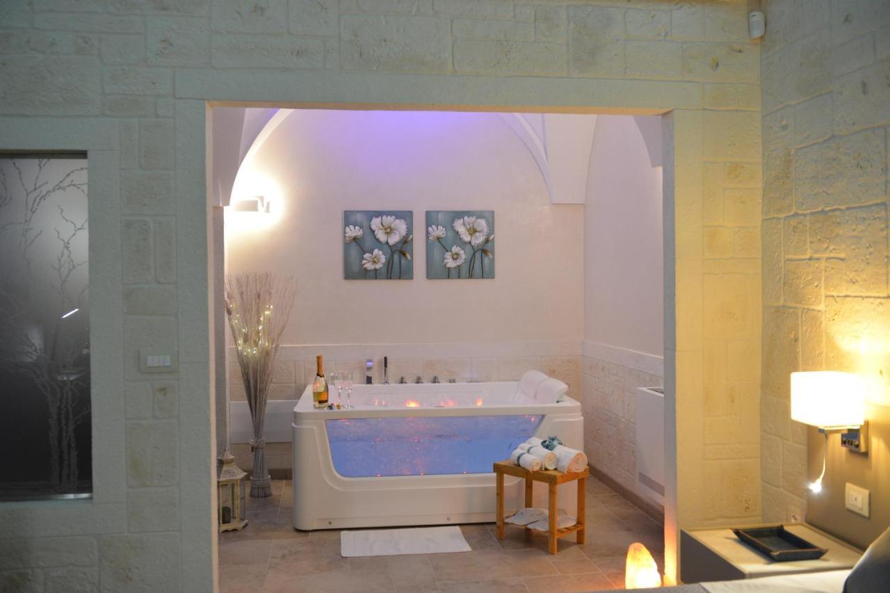Suite Laurel Spa Con Idromassaggio Fasano Eksteriør bilde