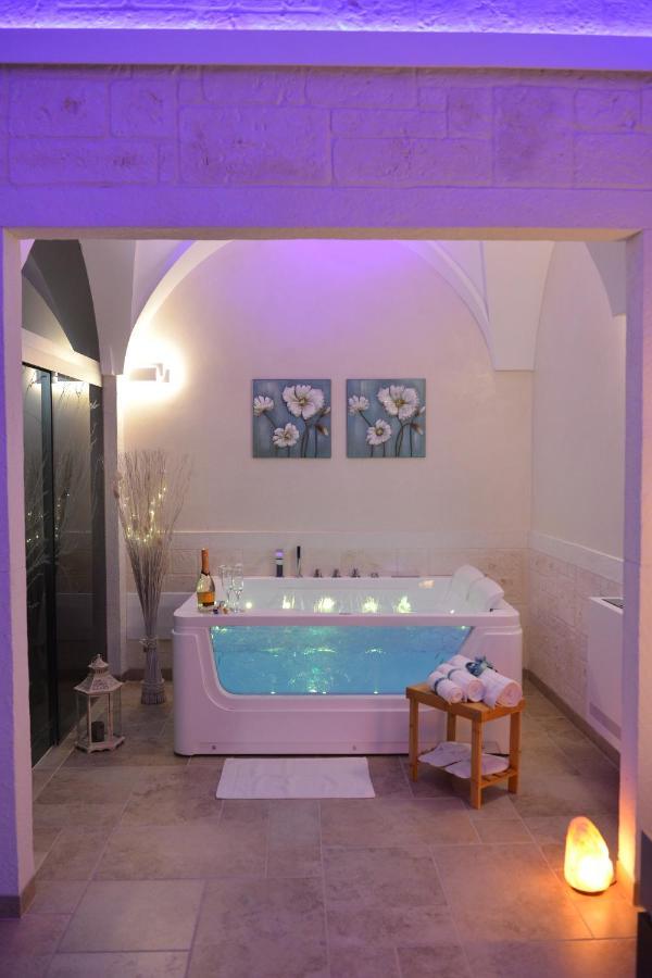 Suite Laurel Spa Con Idromassaggio Fasano Eksteriør bilde