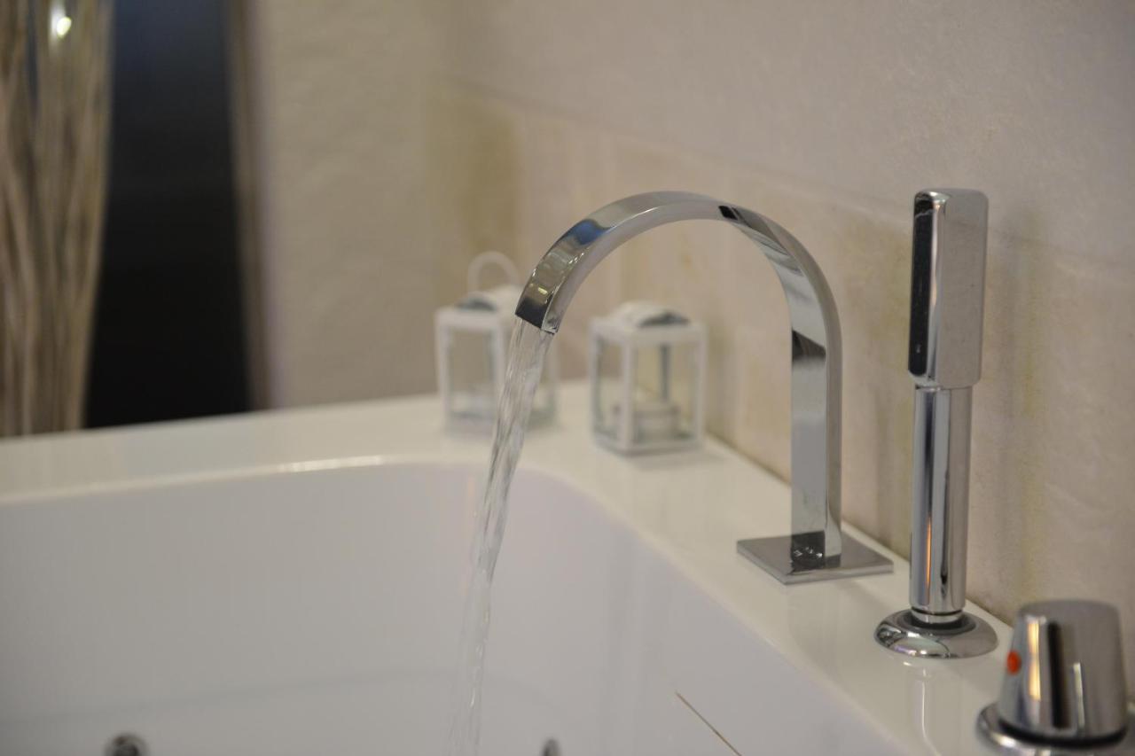 Suite Laurel Spa Con Idromassaggio Fasano Eksteriør bilde