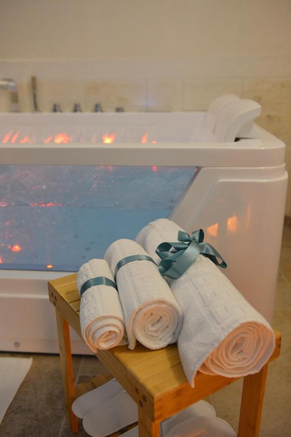 Suite Laurel Spa Con Idromassaggio Fasano Eksteriør bilde