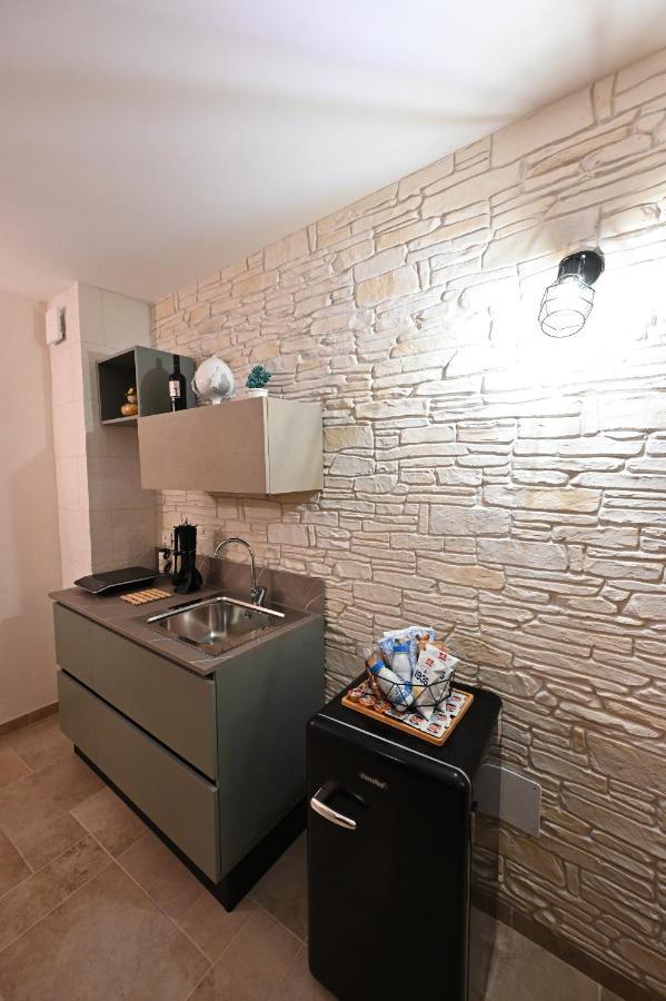 Suite Laurel Spa Con Idromassaggio Fasano Eksteriør bilde
