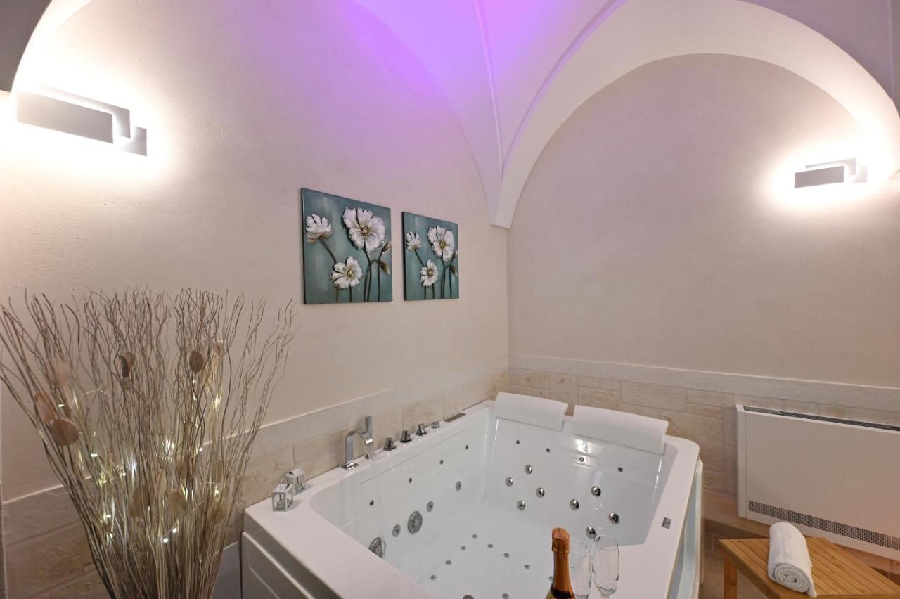 Suite Laurel Spa Con Idromassaggio Fasano Eksteriør bilde