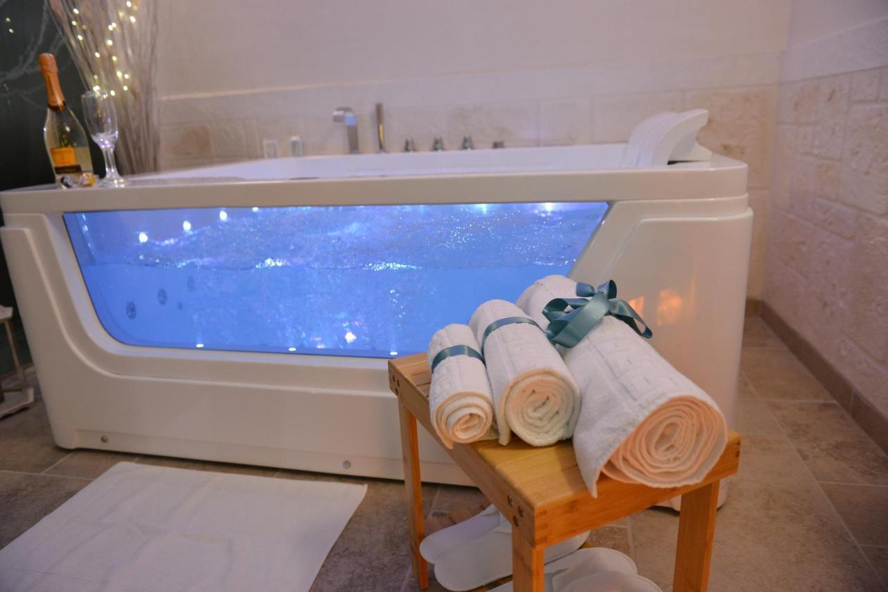 Suite Laurel Spa Con Idromassaggio Fasano Eksteriør bilde