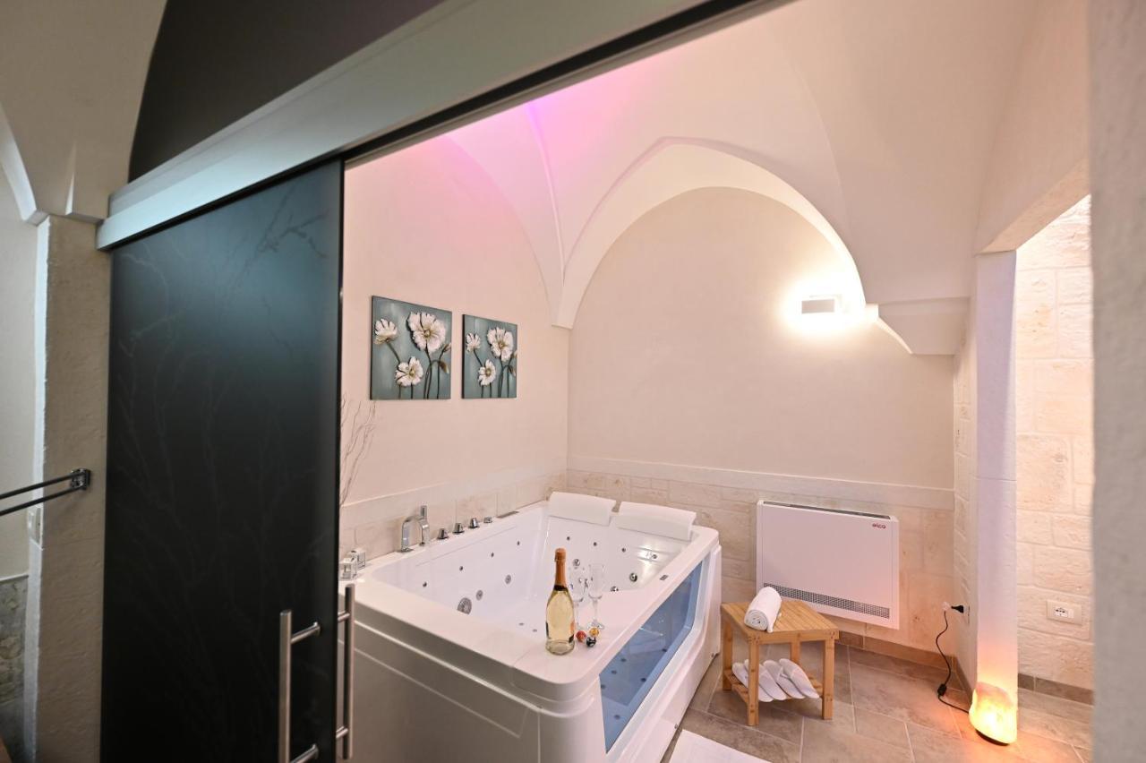 Suite Laurel Spa Con Idromassaggio Fasano Eksteriør bilde